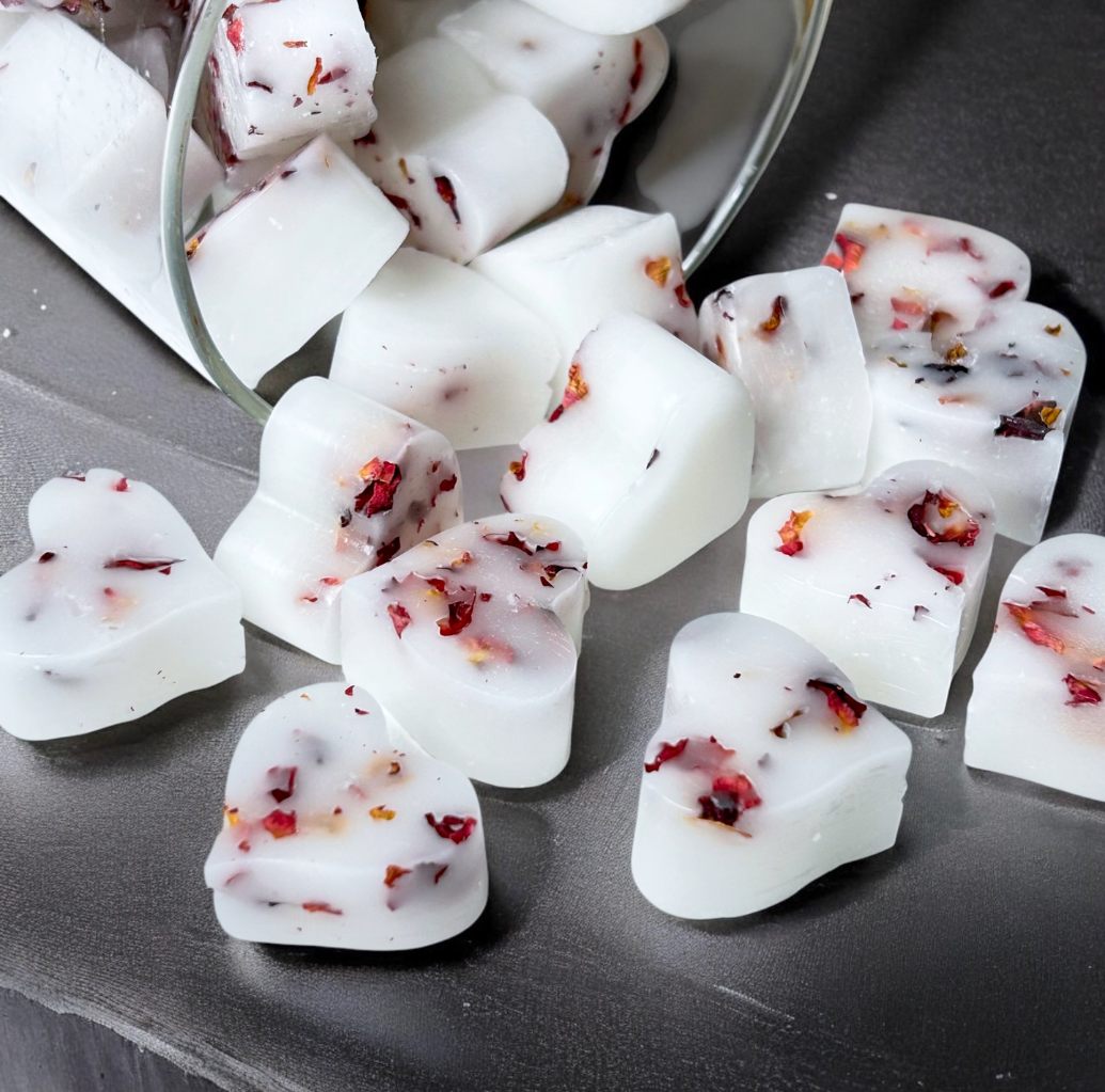 Heart-Shaped Wax Melts with Dried Red Roses – 6.7 oz Coconut Wax Blend